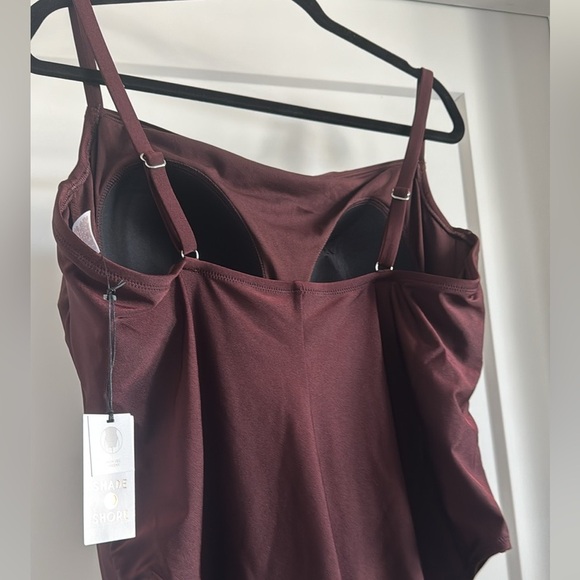 Shade & Shore Women's High Leg Cheeky One Piece
Swimsuit Brown Size 20 New - Picture 8 of 9